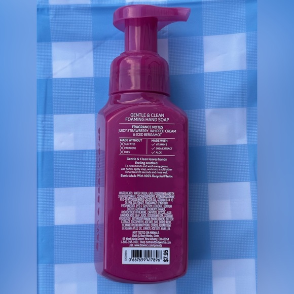 NEW B&BW (3) Strawberry Snowflakes Foaming Hand Soaps - Picture 3 of 3